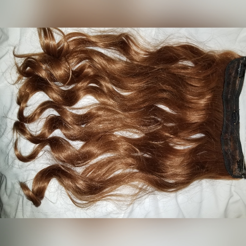 Invisible Line Hair Extension Synthetic. Color Is Closer To First 2 Pictures